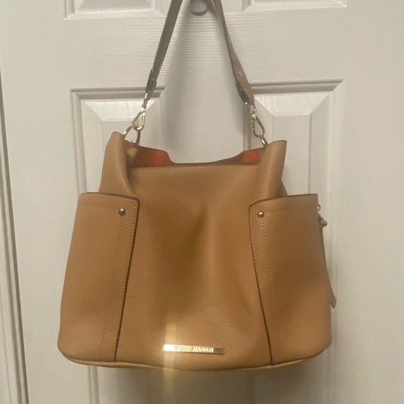 Steve Madden Lucia Large Tan Tote Bag 
Detachable straps, multiple compartments - Picture 1 of 11